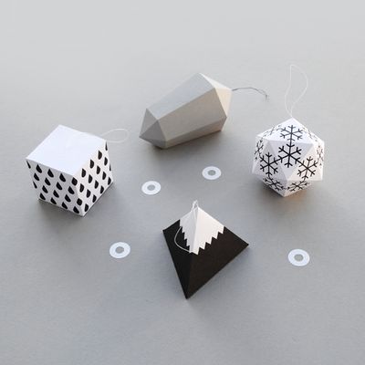 геометрические новогодние игрушки из бумаги
