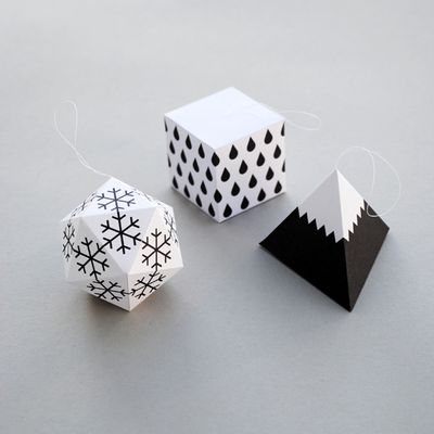 геометрические новогодние игрушки из бумаги 1